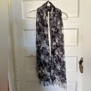 Black, white, gray leaf print fashion scarf